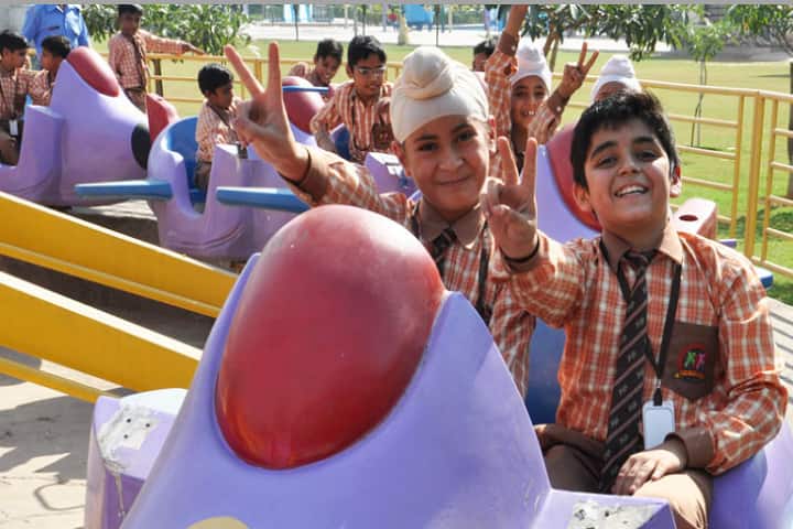 Manish Papneja Memorial Public School-Picnic