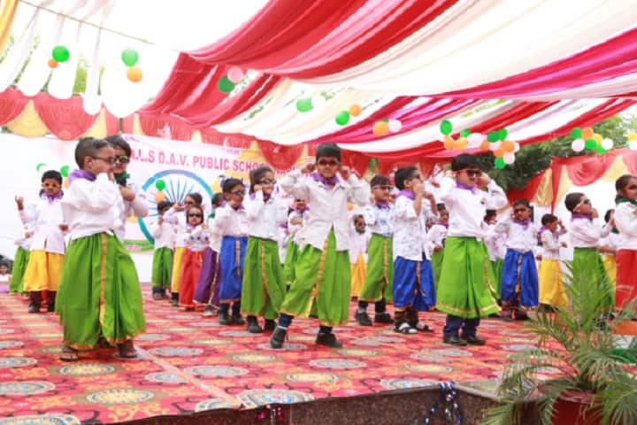 Manohar Lal Saraf Dav Public School-Events dance