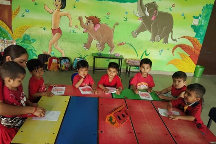 Mascot School Of Excellence-Children painting work