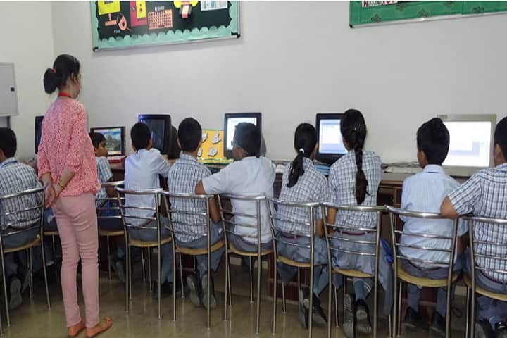 Meenakshi Public School-Computer Lab