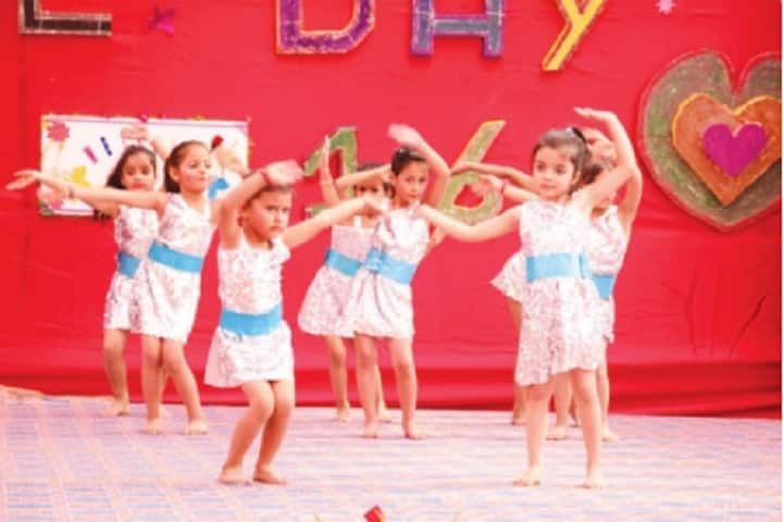 Merry Land Convent Middle School-Dance