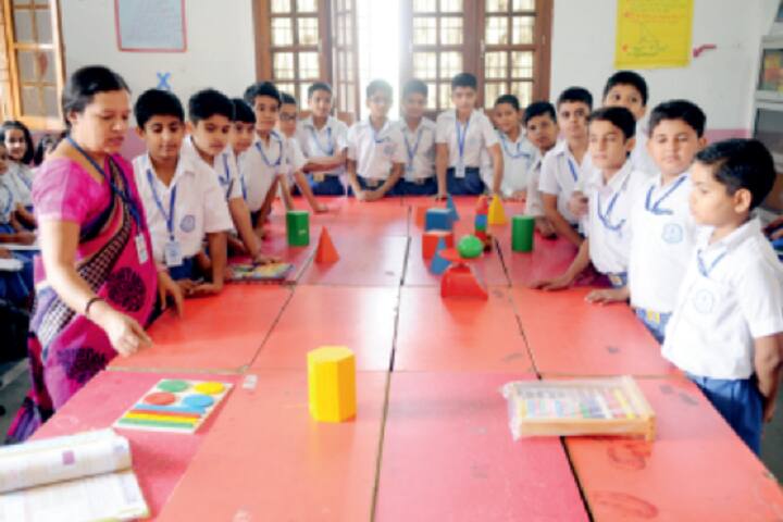 Model School Huda-Mathematics Lab