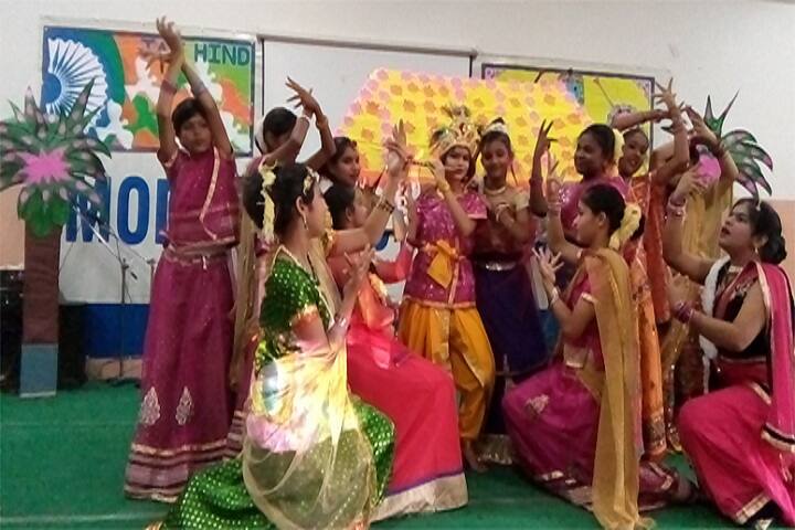 Modern Vidya Niketan School-Dance2