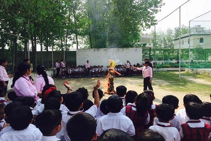 Montfort World School