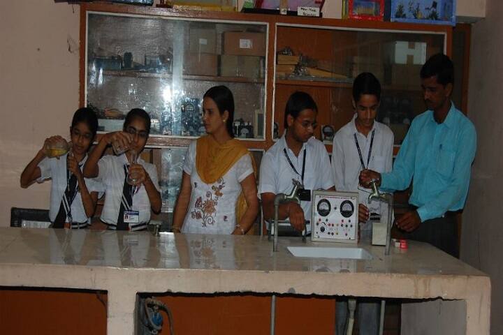 Mother India Convent School-Chemistry-Lab