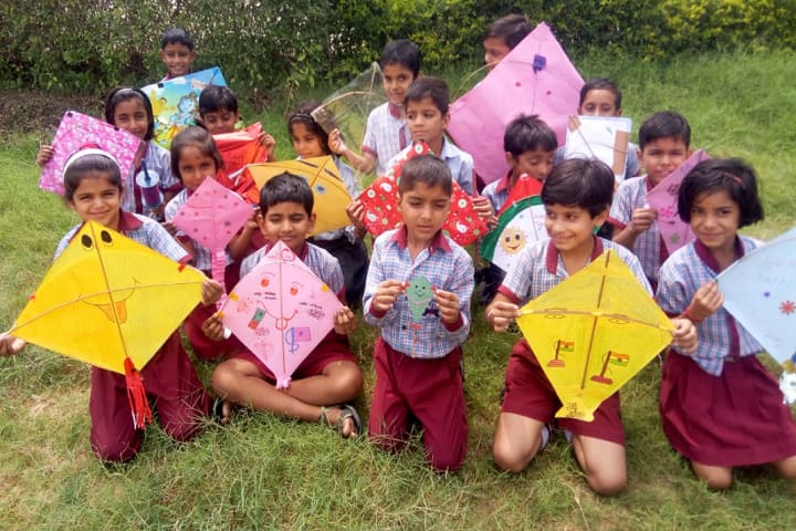 Oasis International School-Kite-Making