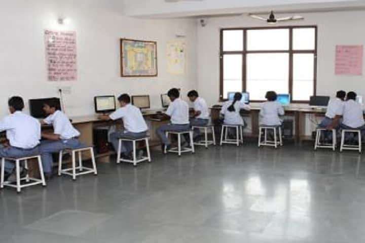 Om Internation Public School-Computer Lab