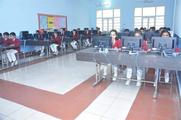 Om Public School-Computer Lab