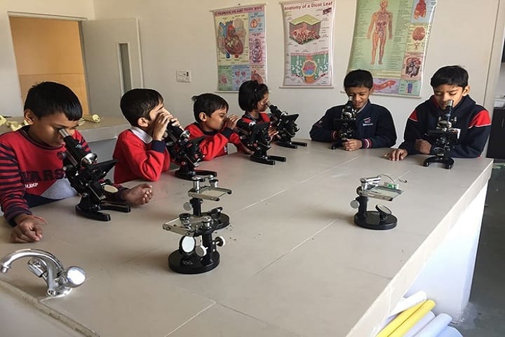 Opy World School-Physics Lab