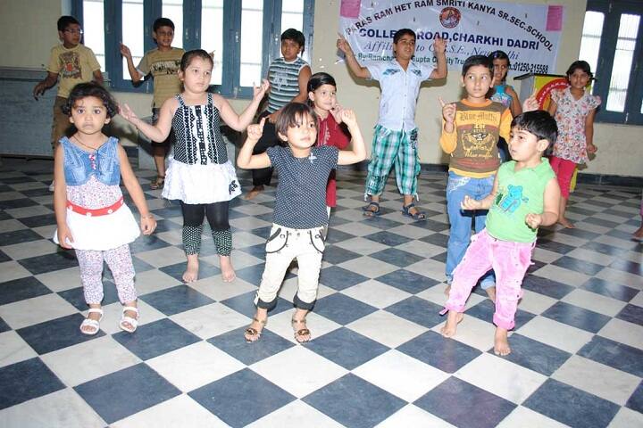Paras Ram Het Ram Kaliyana Wale Smirity Kanya Sr Sec School-Dancing competetion