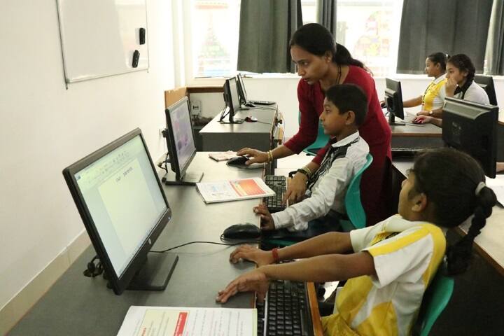Piet Sanskriti Senior Secondary School-Computer Lab