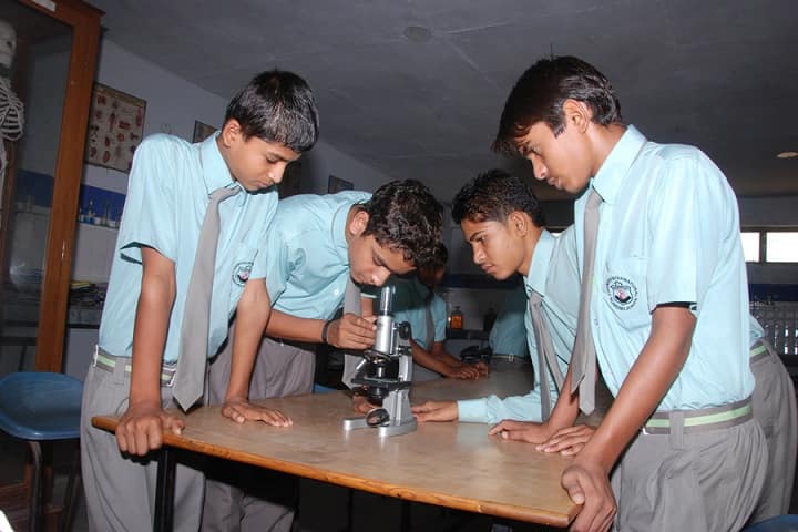 Pinewood International Boarding School-Physics Lab