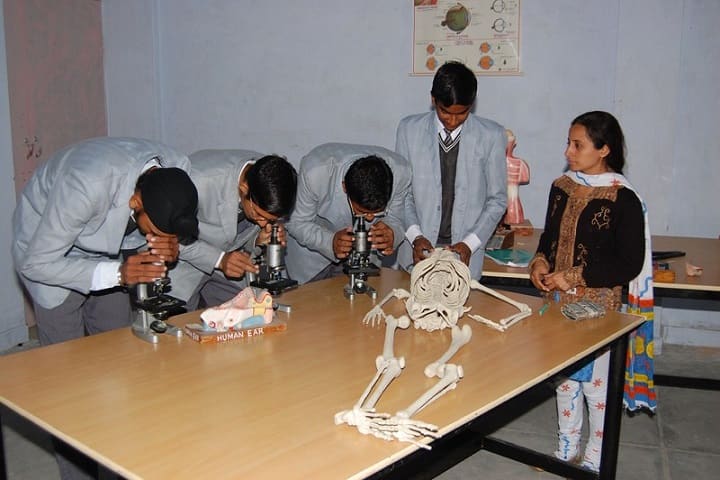Pioneer Convent School-Biology Lab