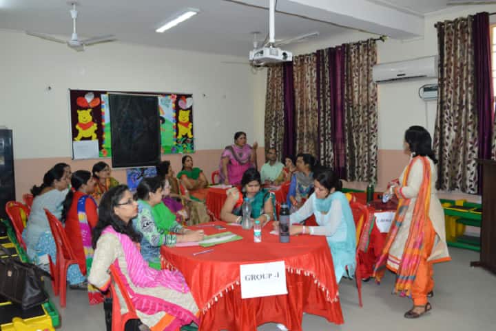 Police Dav Public School-Social Science Workshop
