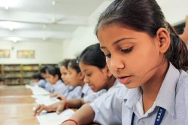S D Adarsh Vidyalaya-Library