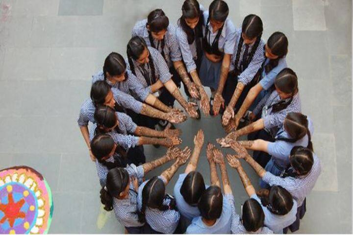 S D Modern Public School-Mehndi Competition
