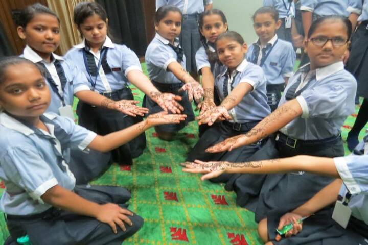 SD Vidya Mandir-Mehandi Competition