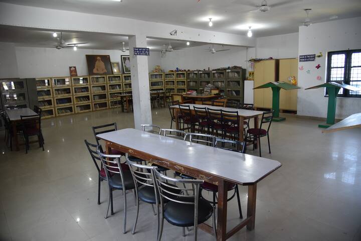 S M S Public School-Library