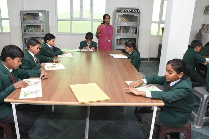 S D Public School-Library