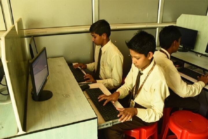 S D Senior Secondary School-Computer Lab