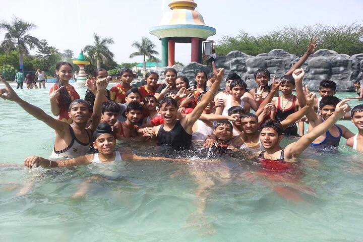 S S Public Senior Secondary School-School trip