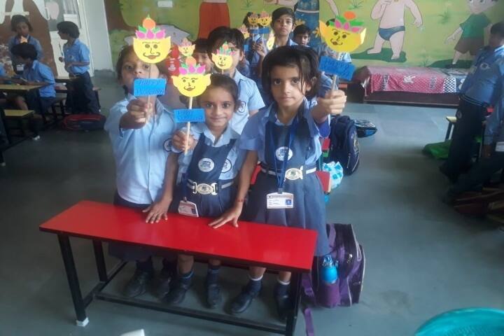 Sanskriti Public School-Art And Craft