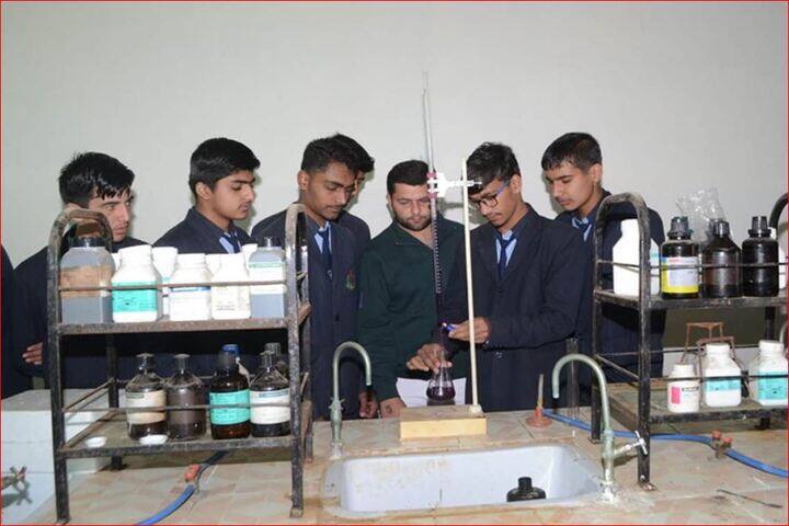 Saraswati Vidya Mandir Senior Secondary School-Labs