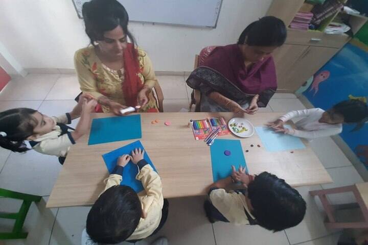 Satluj Public School-Art room