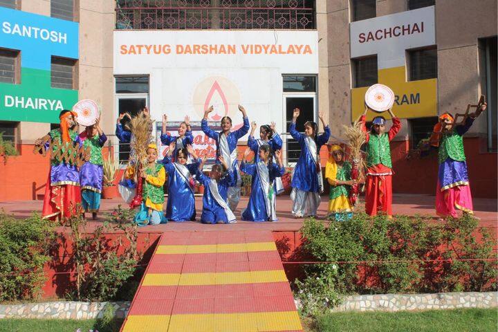 Satyug Darshan Vidyalaya-Group Dance