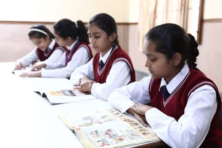 Satyug Darshan Vidyalaya-Library