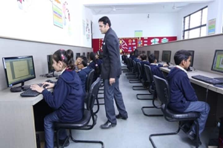Scholars Global School-Computer Lab