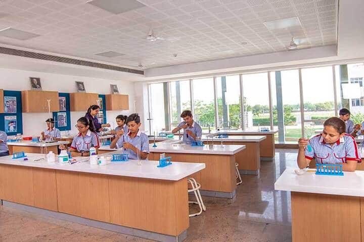 GD Goenka Signature School-Science Lab