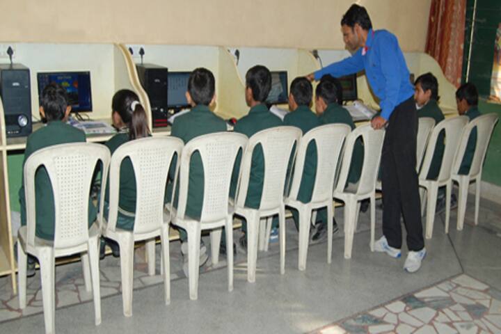 Shri Lajja Ram Bashesar Dass Gurukul Vidyapeeth-Computer Lab