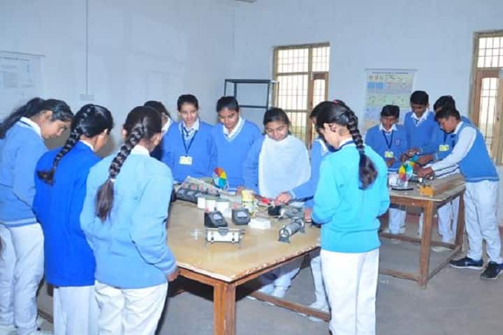 Shweta Royal Public School-Physics Lab
