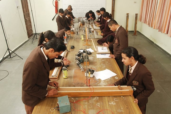 Sidhartha International School-Physics Lab