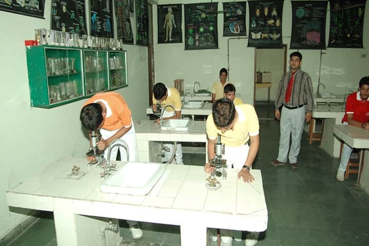 Sidhartha International School-Science Lab