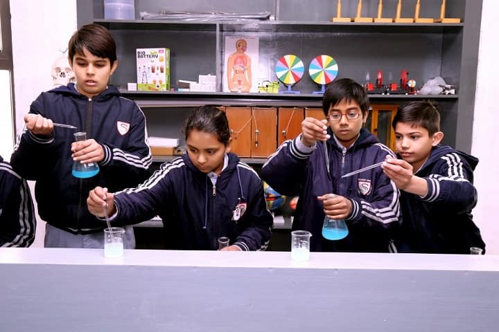 Silver Oak International School-Chemistry Lab