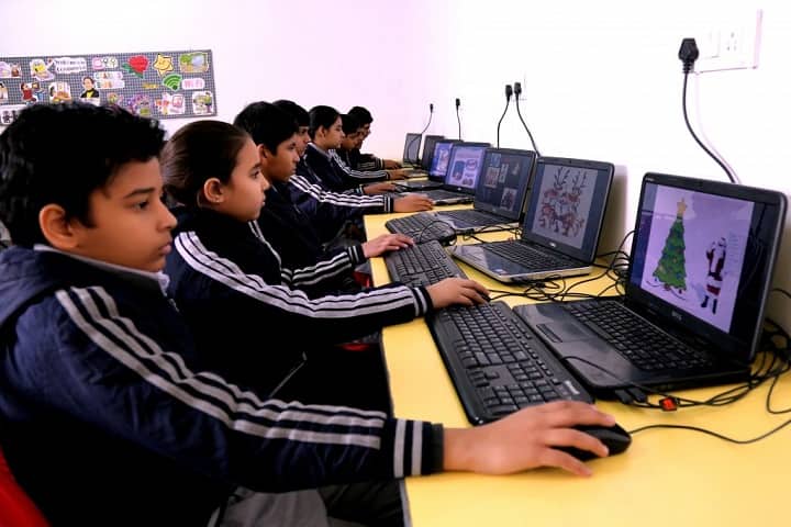 Silver Oak International School-Computer Lab