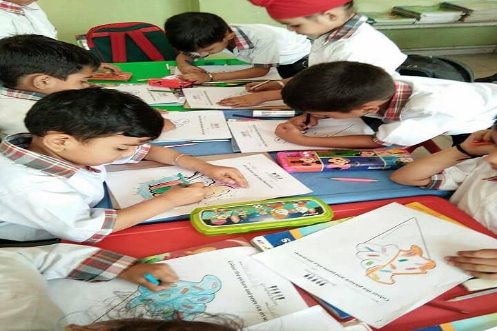 Spring Field Public School-Painting class