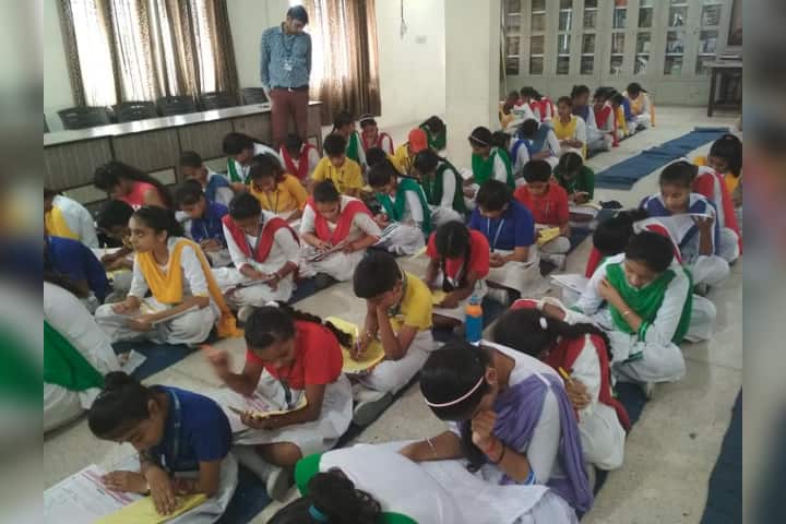 Sugni Devi Arya Girls Senior Secondary School- Students
