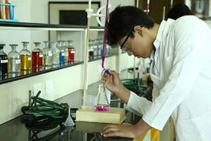 Suncity School-Chemistry Lab