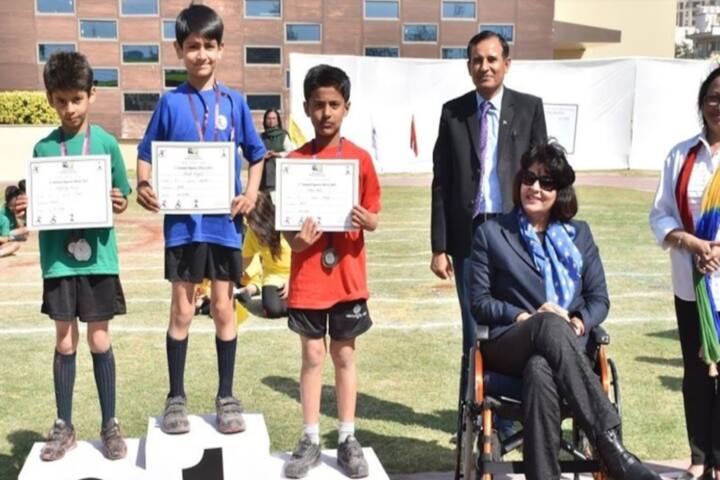 Paras World School India-Awards Distribution