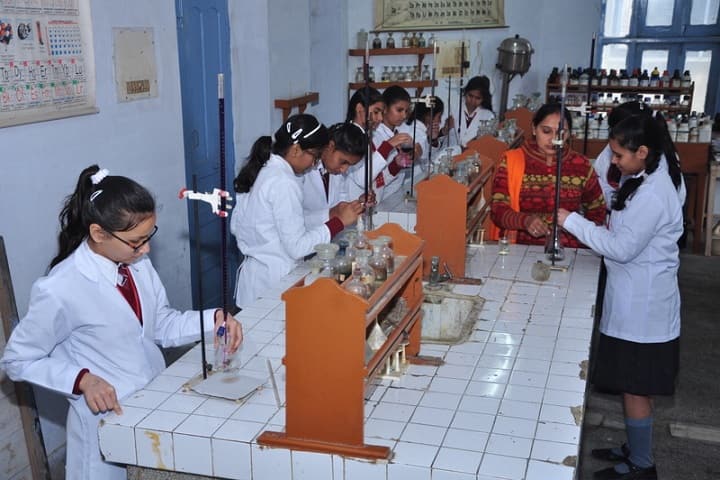 Vaish Model Senior Secondary School-Science Lab