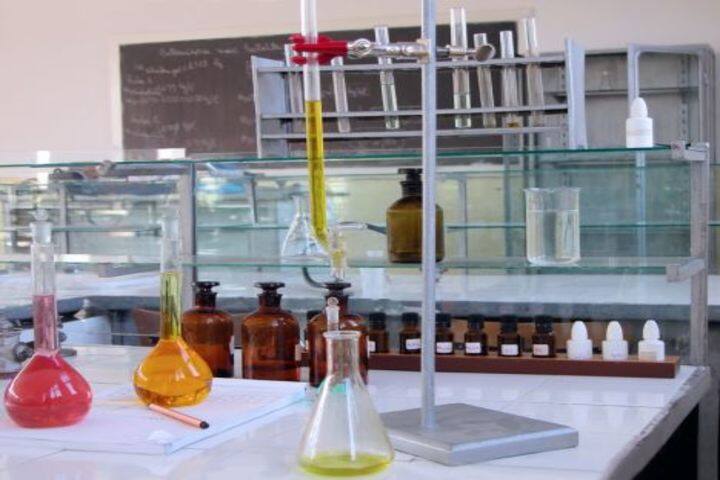 Vaish Public School-Chemsitry Lab