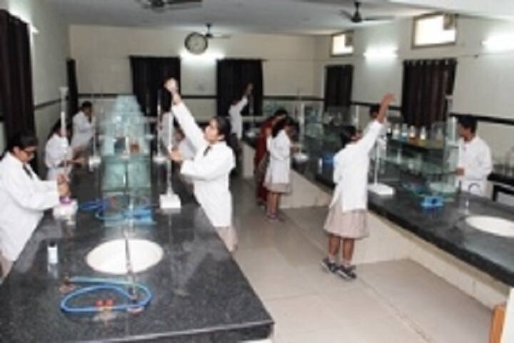 Vidya Mandir Public School-Science lab