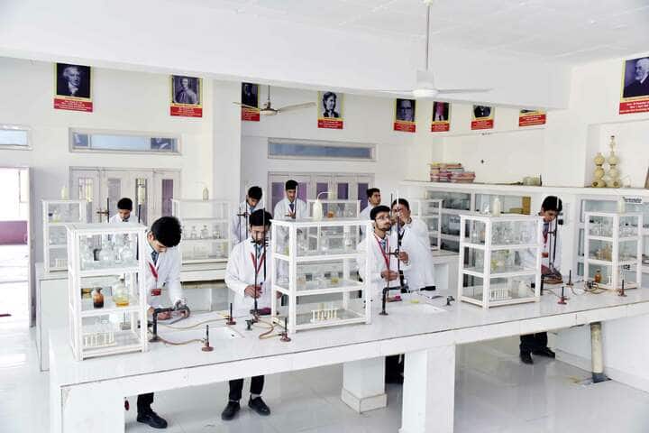 Viveka Nand Bal Mandir Senior Secondary Schoo-Chemistry Lab