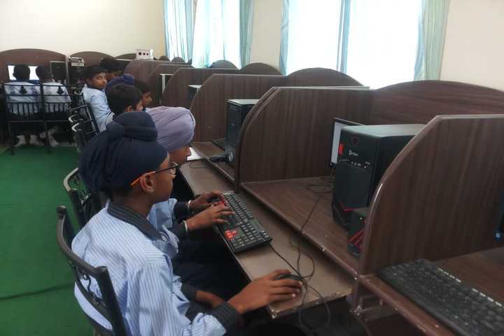 Wellwisher Public Senior Secondary School-Computer Lab