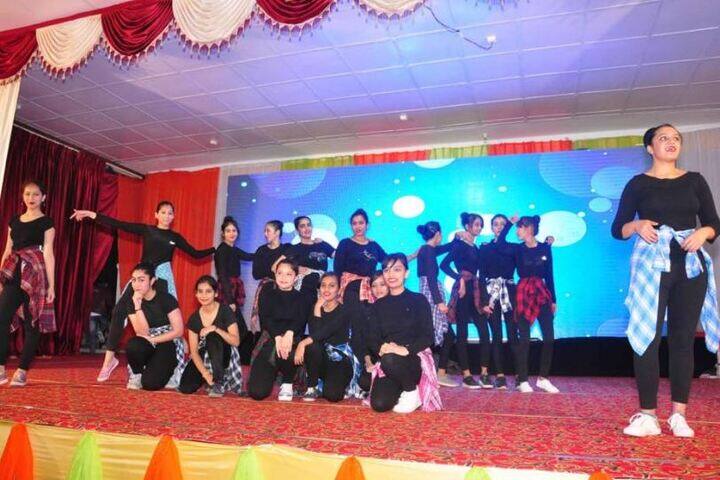Achievers Hub Public School-Dance