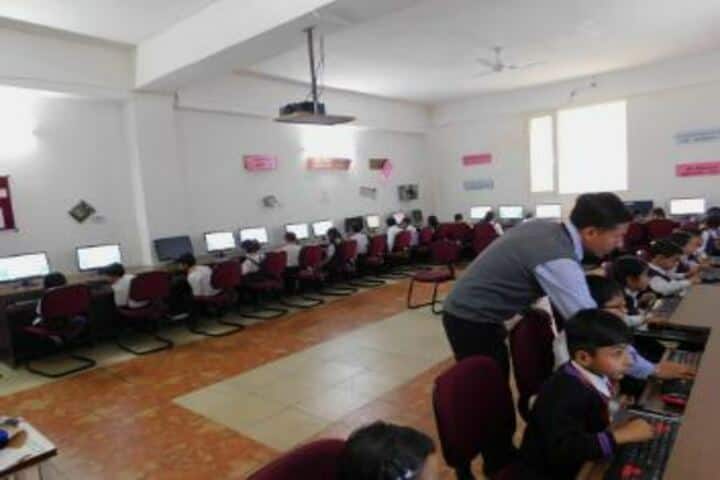 Cambridge International School-Computer Lab