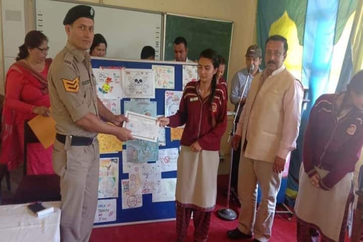 DAV Centenary Public School-Distribution